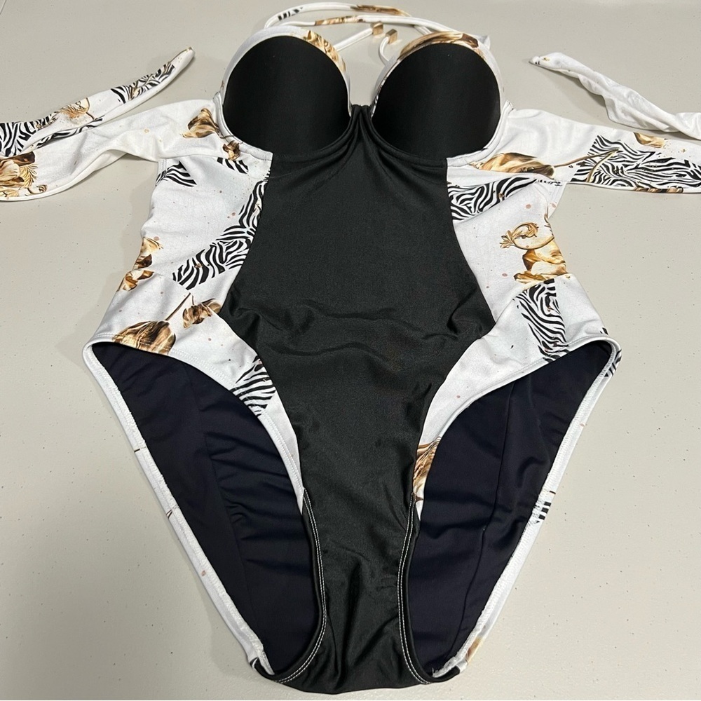 🆕 WE ARE HANDSOME The Basque Panel One Piece Swimsuit - Picture 8 of 13